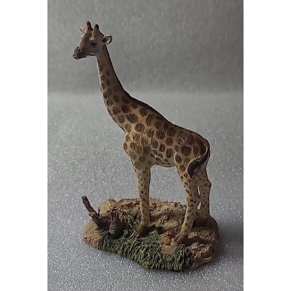 SECOND NATURE DESIGN WILDLIFE COLLECTIBLES 4.5 In. GIRAFFE FIGURINE - Picture 1 of 5